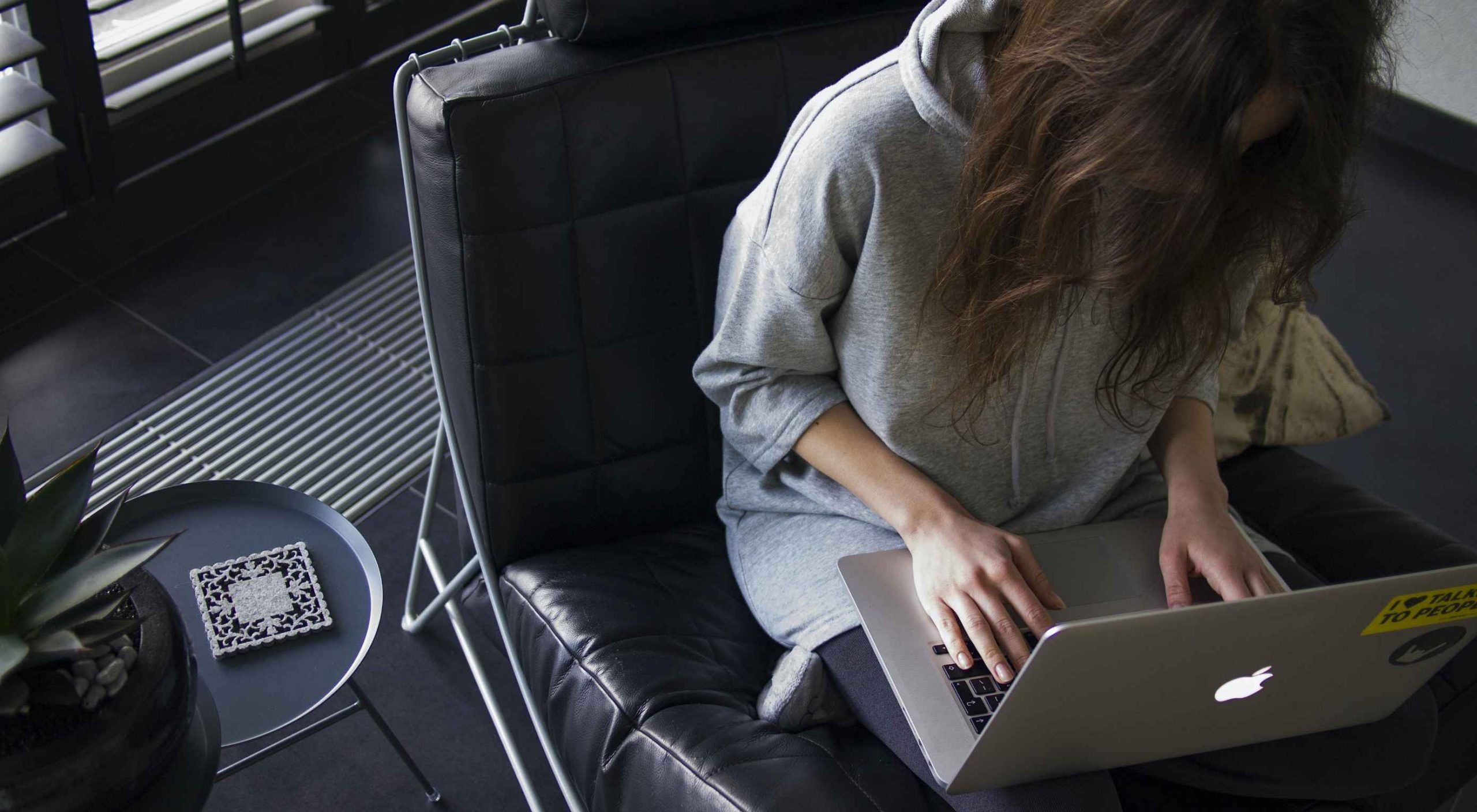 You are currently viewing How Freelancers Can Stay Positive During the Coronavirus Crisis